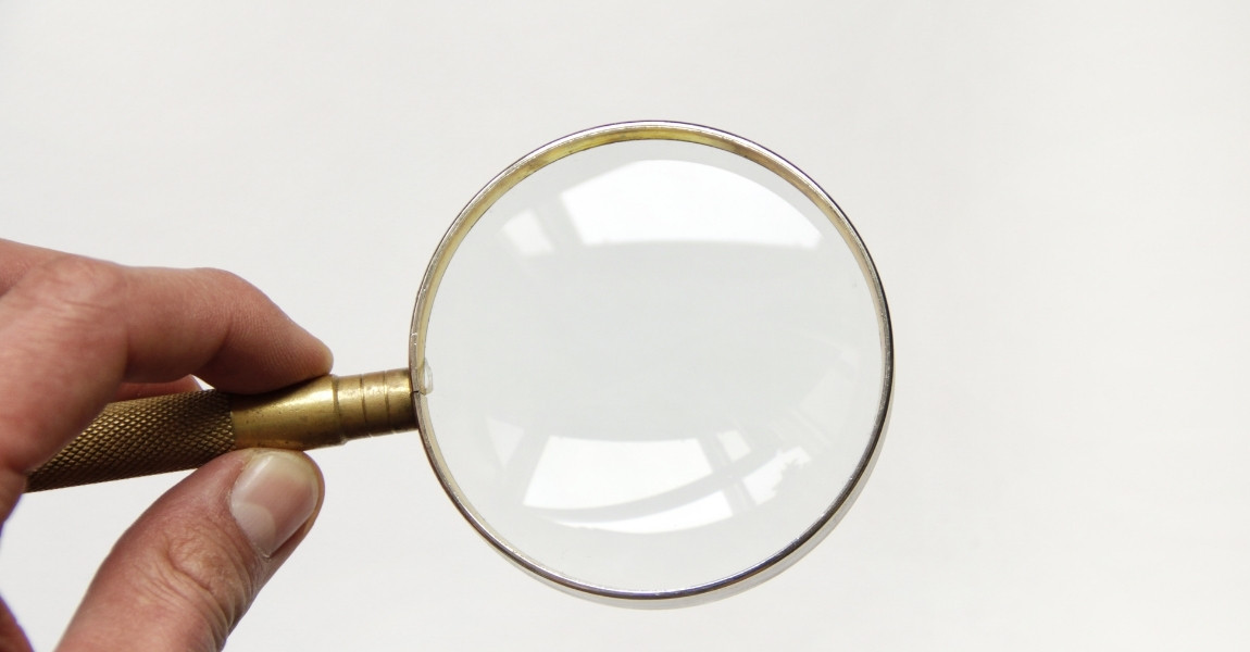 gold magnifying glass